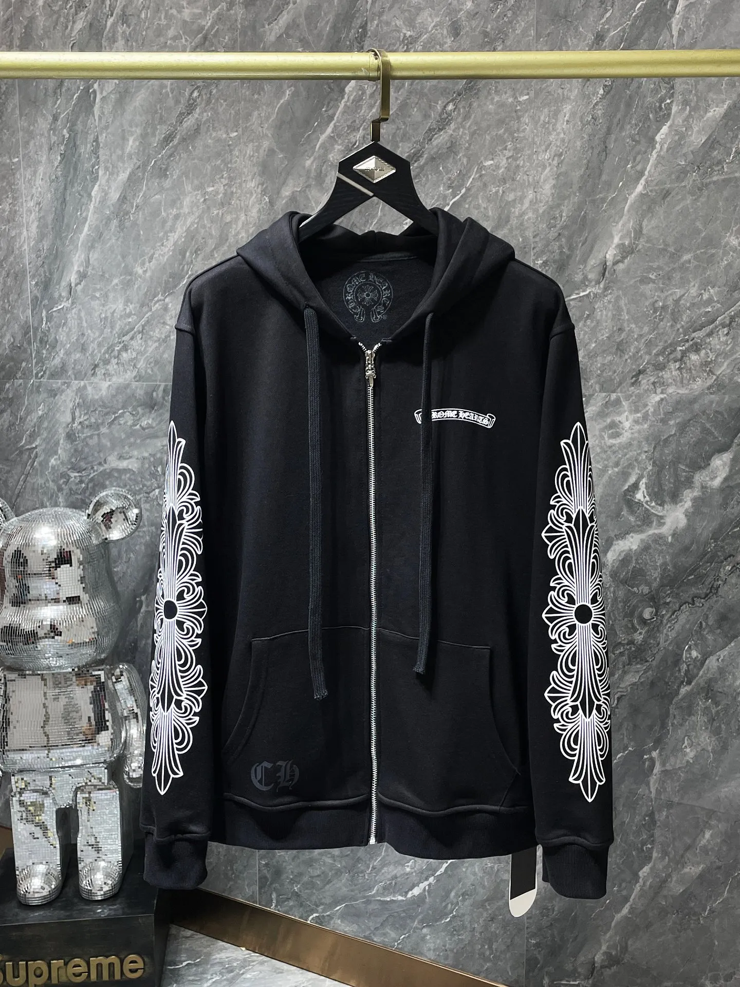 P260 Chrome Hearts Autumn and Winter 2025 Counter Synchronization ❤️ Crow Cross Pink Sword Short Sleeve Zipper Sweater Improved customized version of 1:1 high-weight high-quality fabric Recommended color: White Black Size: S, M, L, XL.